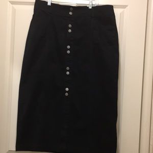 A beautiful women long black skirt, size 16 , brand new